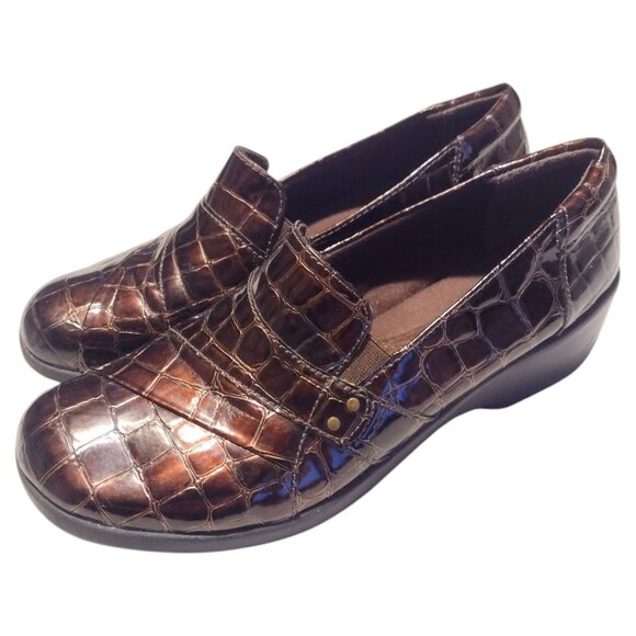 Clarks Collection Womens Brown Croc Pattern Slip-On Loafers Size 8M Alligator - Picture 1 of 9
